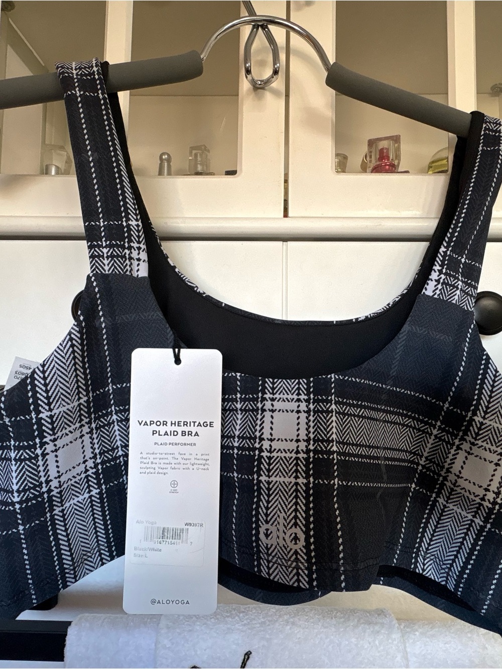 ALO Yoga Vapor Heritage Plaid Bra - Black & White